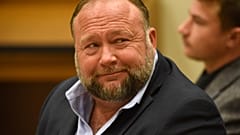 Alex Jones, figure du complotisme d'extrême droite aux Etats-Unis, lors de son procès - Waterbury (Connecticut, USA), le 22/09/2022