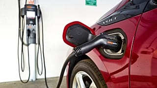 Elektrikli araçlar: Nasıl çalışıyor, avantaj ve dezavantajları neler?