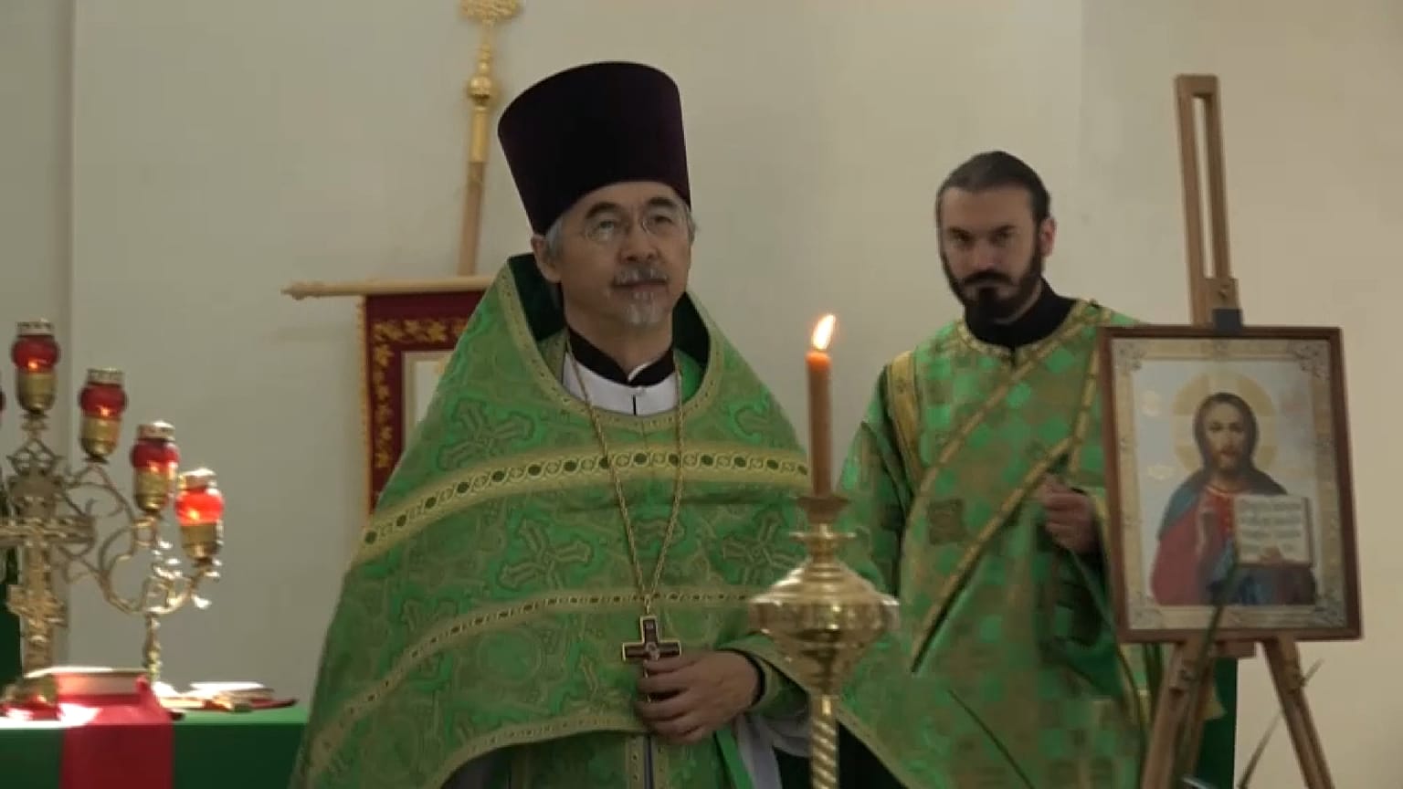 قداس بكنيسة أرثوذوكسية في المجر