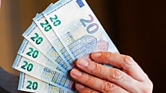 Belçika'da bakanlar maaşlarında kesinti yapılmasını kabul etti