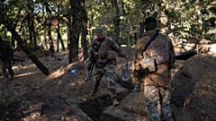 Ukrainische Truppen in Schützengräben der russischen Armee bei Kherson - Mitte Oktober