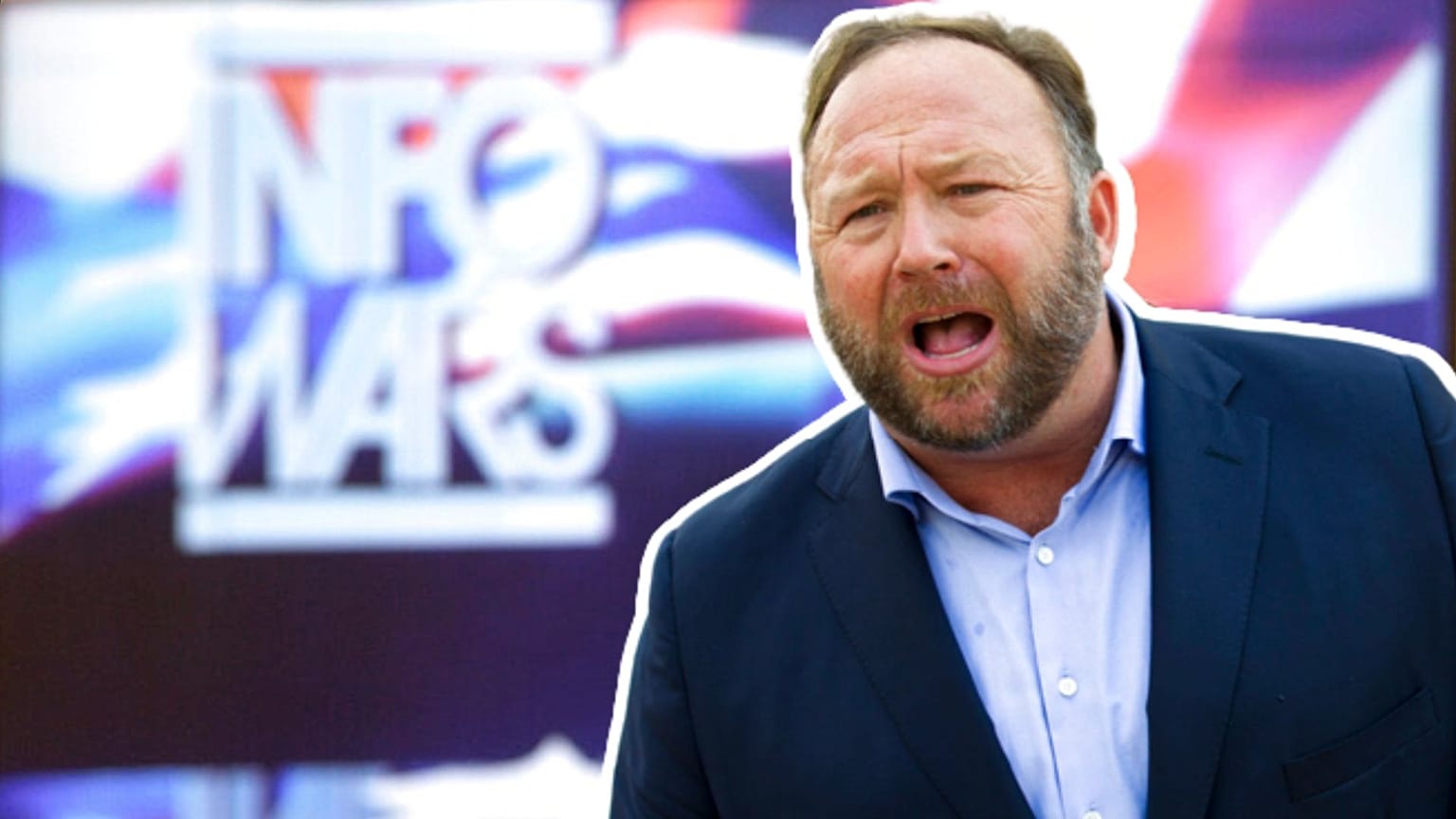 Le conspirationniste américain Alex Jones, devant le logo de son site d'information "alternative" Infowars