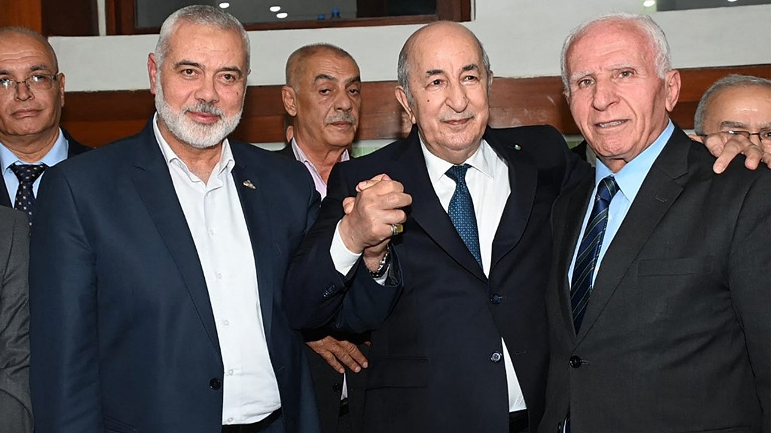 Hamas ve Fetih Hareketi yetkilileri, Cezayir cumhurbaşkanı ile beraber 