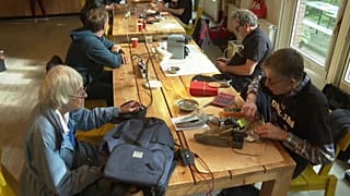 La cafetería que también repara objetos de Ámsterdam
