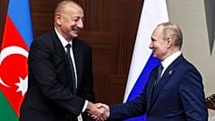 Rusya Devlet Başkanı Vladimir Putin ve Azerbaycan lideri İlham Aliyev, Astana'da bir araya geldi