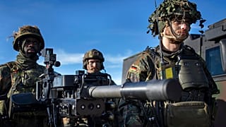 Deutsche Bundeswehrsoldaten bei einer Militärübung in Gaiziunai, 130 km von der litauischen Hauptstadt Vilnius entfernt.