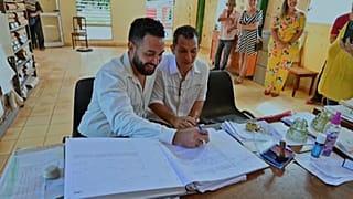 Adiel y Lázaro se casan en Cuba