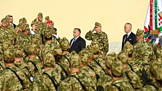 Viktor Orban bei der Vereidigung Freiwilliger