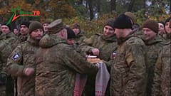 Belarus'a gelen Rus ordusu mensuplarına ekmek ve tuz ikram edildi