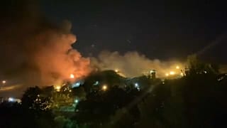 İran'ın başkenti Tahran'da rejim muhaliflerinin kaldığı Evin Cezaevi'nde çıkan yangın söndürüldü 
