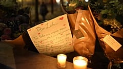 Trauerbotschaften für die ermordete Lola in Paris