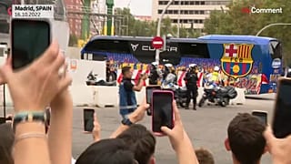 وصول فريقي نادي برشلونة ونادي ريال مدريد قبيل انطلاق مباراة الكلاسيكو مساء الأحد 16-10-22