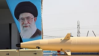 موشکهای تولید ایران در رژه نیروهای مسلح