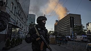 Rus güçleri Kiev'i vurdu