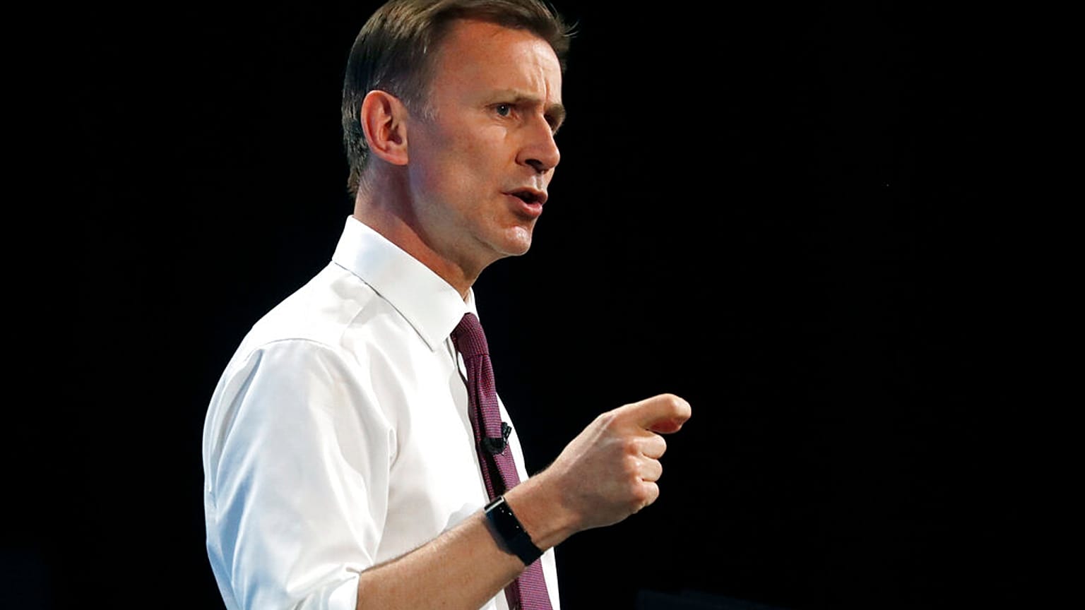 GB: il nuovo ministro del tesoro, Jeremy Hunt, annulla le misure fiscali decise in precedenza