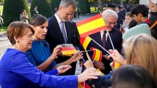 Das spanische Königspaar Felipe und Letizia hat einen dreitägigen Staatsbesuch in Deutschland begonnen.