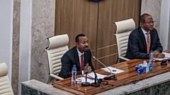 الوزير الأول الإثيوبي أبي أحمد يلقي كلمة أمام أعضاء البرلمان في مدينة أديس أبابا بإثيوبيا.