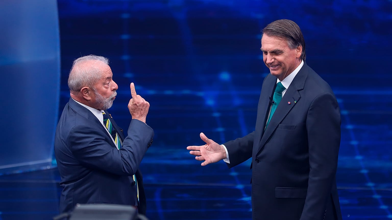 Brezilya'da mevcut Devlet Başkanı Jair Bolsonaro ile eski Devlet Başkanı Luiz Inacio Lula da Silva canlı yayında karşı karşıya geldi