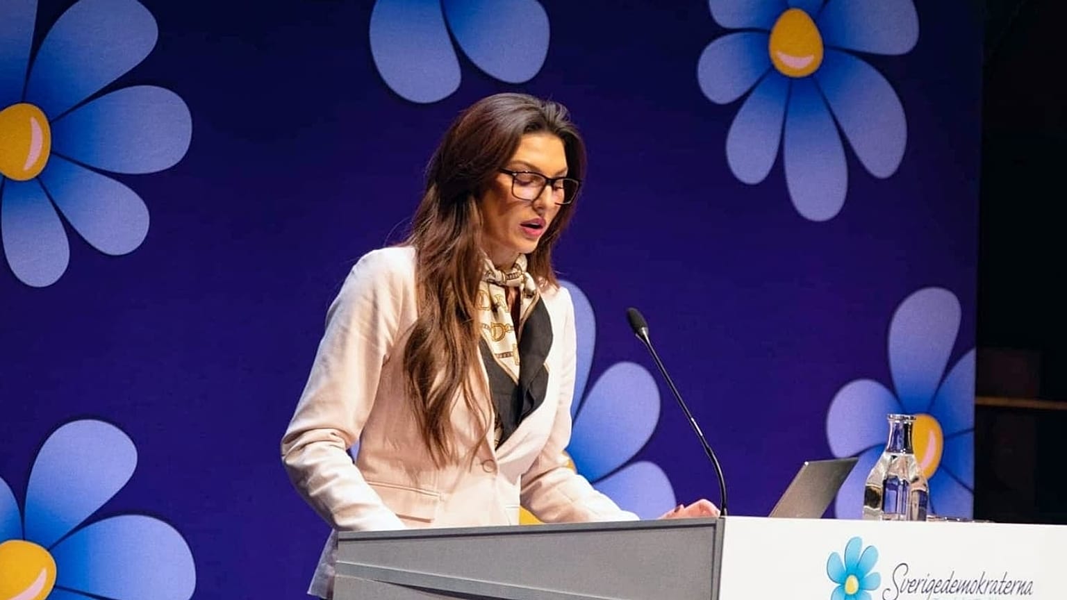 Rebecka Fallenkvist a Svéd Demokraták egyik rendezvényén