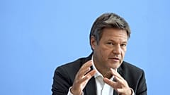 Robert Habeck egy berlini sajtóértekezletén