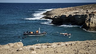 La guardia costiera greca al largo dell'isola di Citera