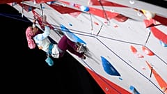 La grimpeur iranienne Elnaz Rekabi lors d'une compétition d'escalade à Paris en 2016 - 14.09.2016