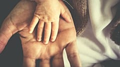 Researchers have found that children of very young and older parents carry an increased risk of bipolar disorder.
