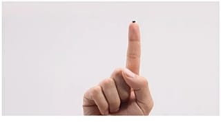 يبلغ سمك البطاريات الدقيقة ما بين 100 ميكرون (ضعف سمك شعرة الإنسان تقريبًا) و2 ميليمتر للبطاريات الأكبر.