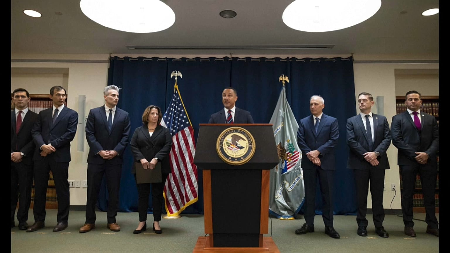 El Fiscal Federal para el Distrito Este de Nueva York, Breon Peace anunció la sanción a la cementera francesa