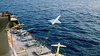 Ιρανικό drone εκτοξεύεται από αεροπλανοφόρο
