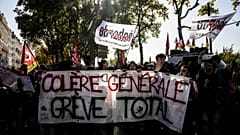 مظاهرة تطالب بالإضراب في مدينة ليون الفرنسية