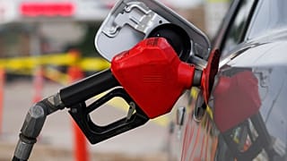 Biden yönetimi, stratejik petrol rezervinden 15 milyon varil petrolü kullanıma sunmayı planlıyor