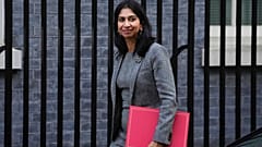 Die britische Innenministerin Suella Braverman hat ihren Rücktritt eingereicht