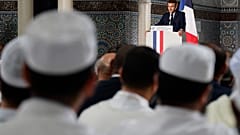 الرئيس الفرنسي يزور مسجد باريس الكبير. 2022/10/19