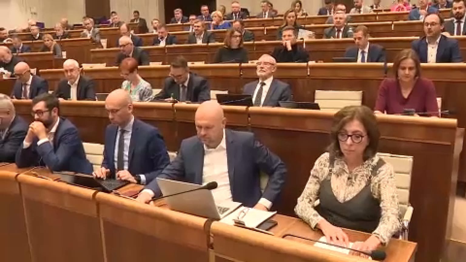 A szlovák parlament szavaz az LMBTQ-jogok kiterjesztéséről