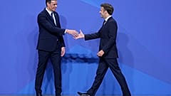 Συνάντηση Μακρόν Σάντσεζ 