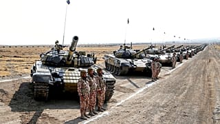 İran Devrim Muhafızları Ordusu'ndan Azerbaycan sınırında askeri tatbikat 