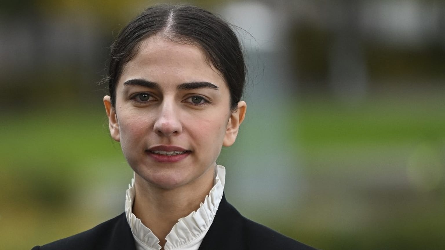 Schwedens Klima- und Umweltministerin Romani Pourmakhtari