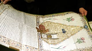 Yunanistan'daki manastırda bulunan eserler Osmanlı dönemine ışık tutuyor