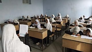 ادامه محدودیت تحصیلی برای دختران افغان توسط طالبان 