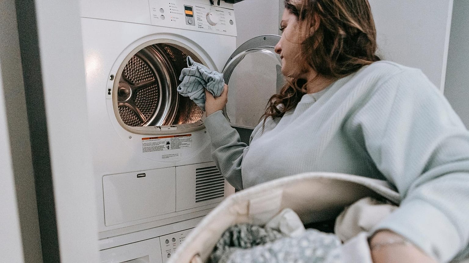 Discounts could be given for avoiding high-power activities like washing clothes. 