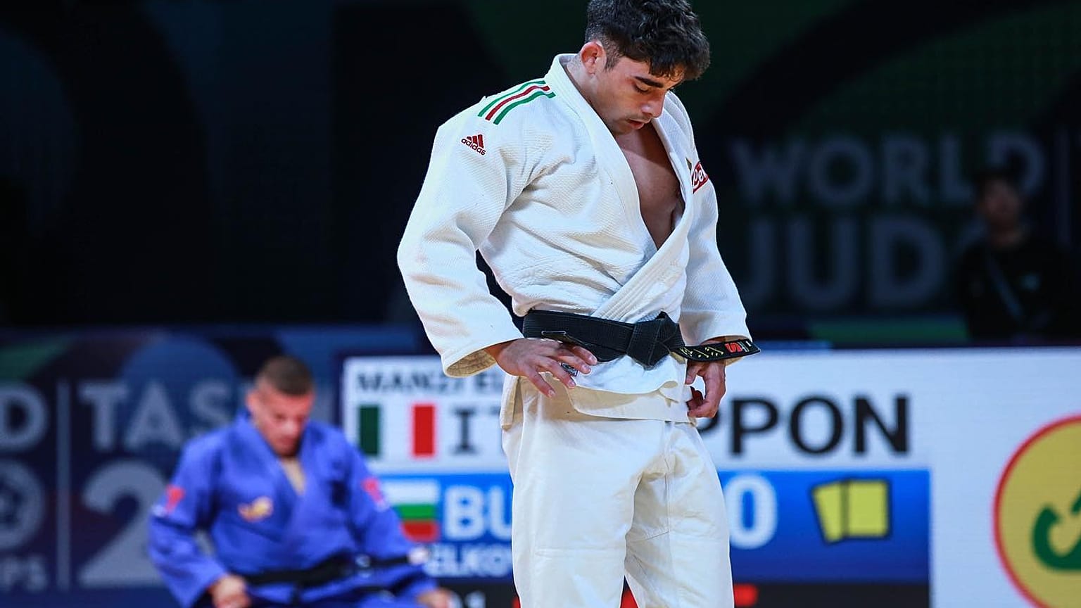 Elios Manzi wins his first career title in Abu Dhabi