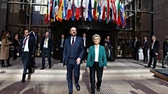 Ursula von der Leyen said it was important for Ukraine to count on a "reliable" flow of foreign aid.