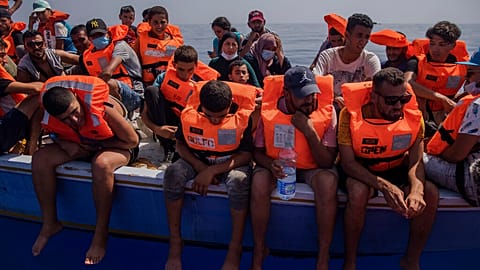 Migrantes rescatados a 20 millas de Lampedusa en la zona SAR italiana