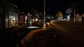Στο σκοτάδι βυθίστηκαν πόλεις και χωρία στην Ουκρανία το βράδυ του Σαββάτου, 22/10/2022