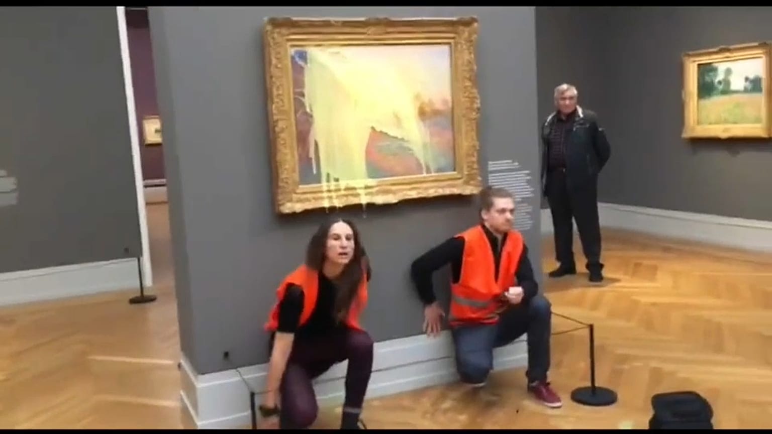 Kartoffelbrei auf ein Monet-Gemälde in Potsdam