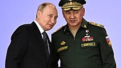 Владимир Путин и Сергей Шойгу на открытии форума "Армия-2022". 15 августа 2022 года