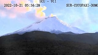 La nube de gases y ceniza sobre el Cotopaxi
