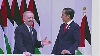 اشتية في مؤتمر صحفي مع الرئيس الاندونيسي