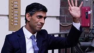 Rishi Sunak devant le siège d'un parti conservateur britannique extrêmement divisé, à Londres le 24 octobre.